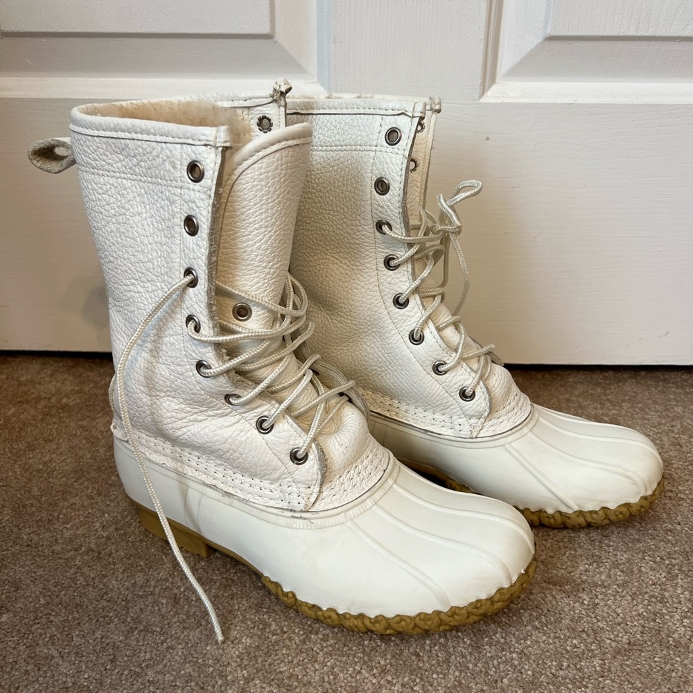 LL Bean ladies white leather Bean Boots
